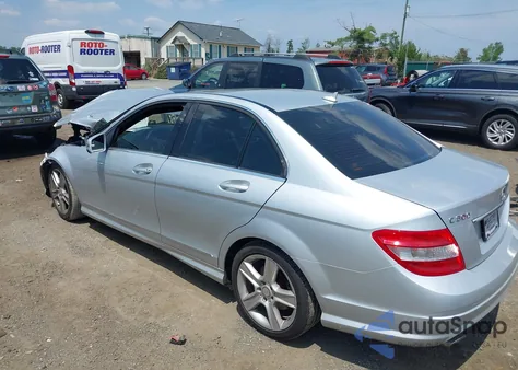 2010 Mercedes-Benz C 300 Luxury 4Matic/Sport 4Matic из США, поврежденный, VIN WDDGF8BB7AR106510